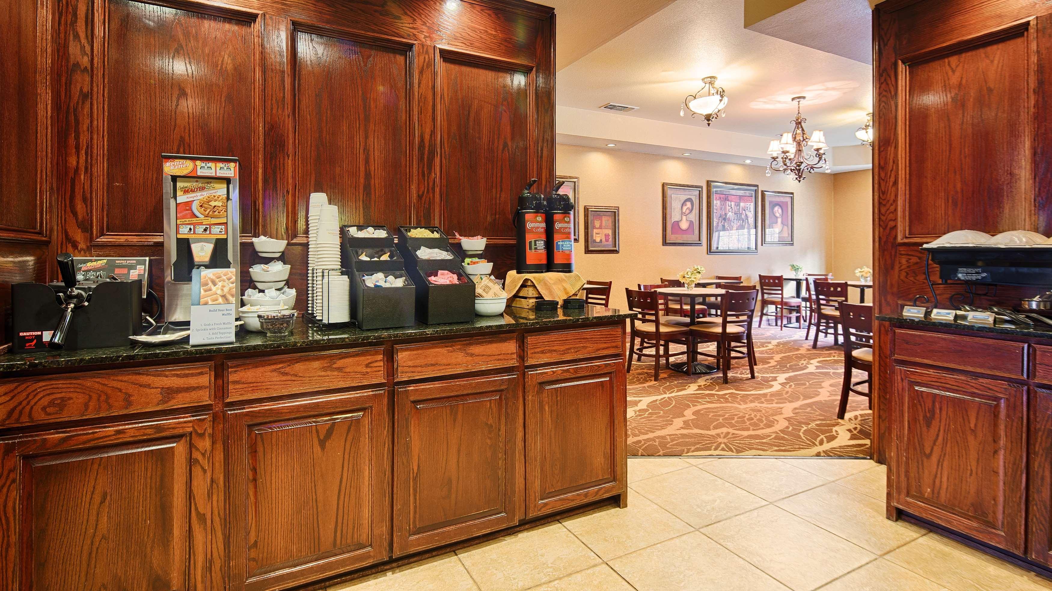 Best Western Plus Crown Colony Inn & Suites Lufkin Exteriör bild