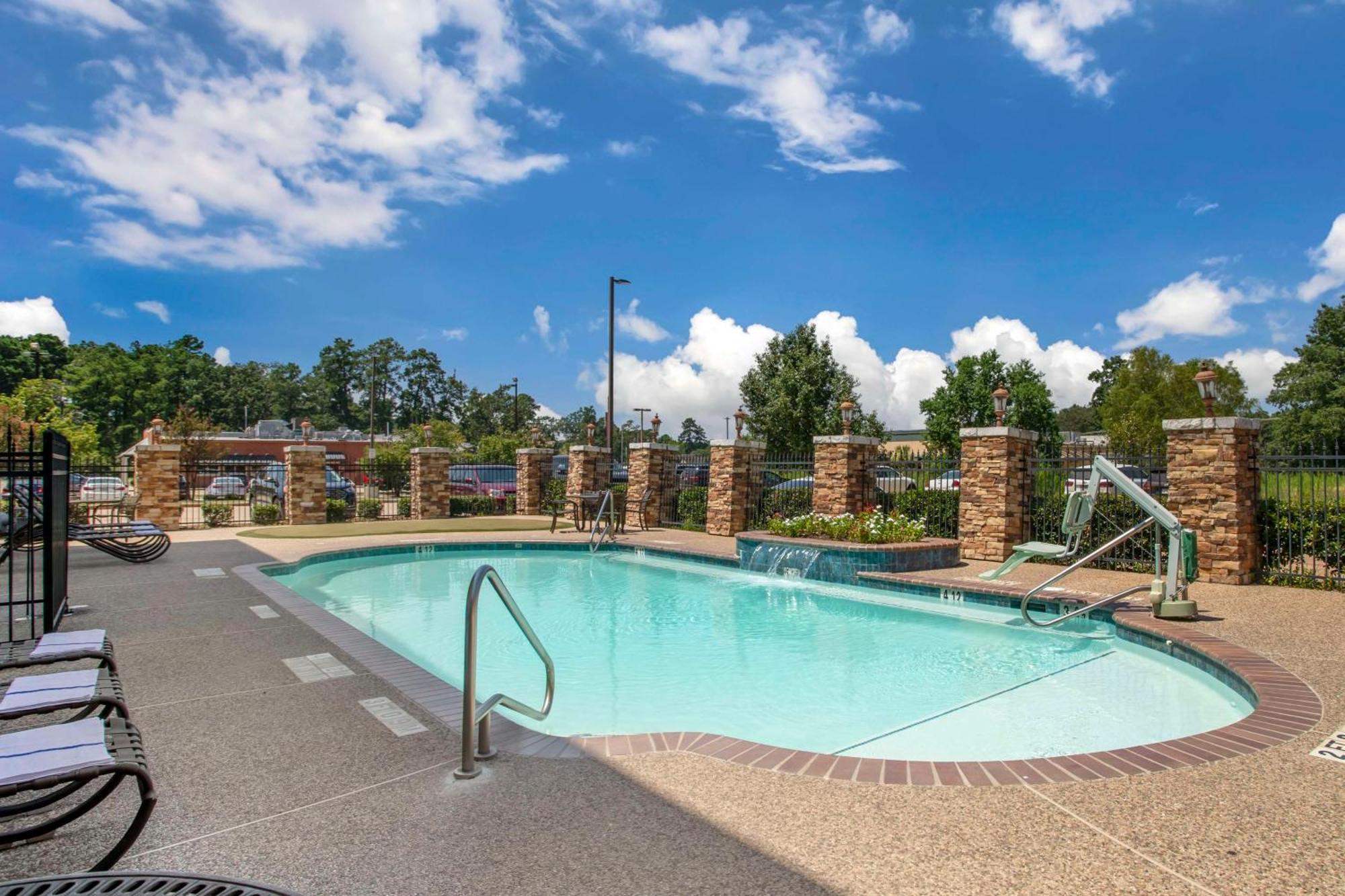 Best Western Plus Crown Colony Inn & Suites Lufkin Exteriör bild