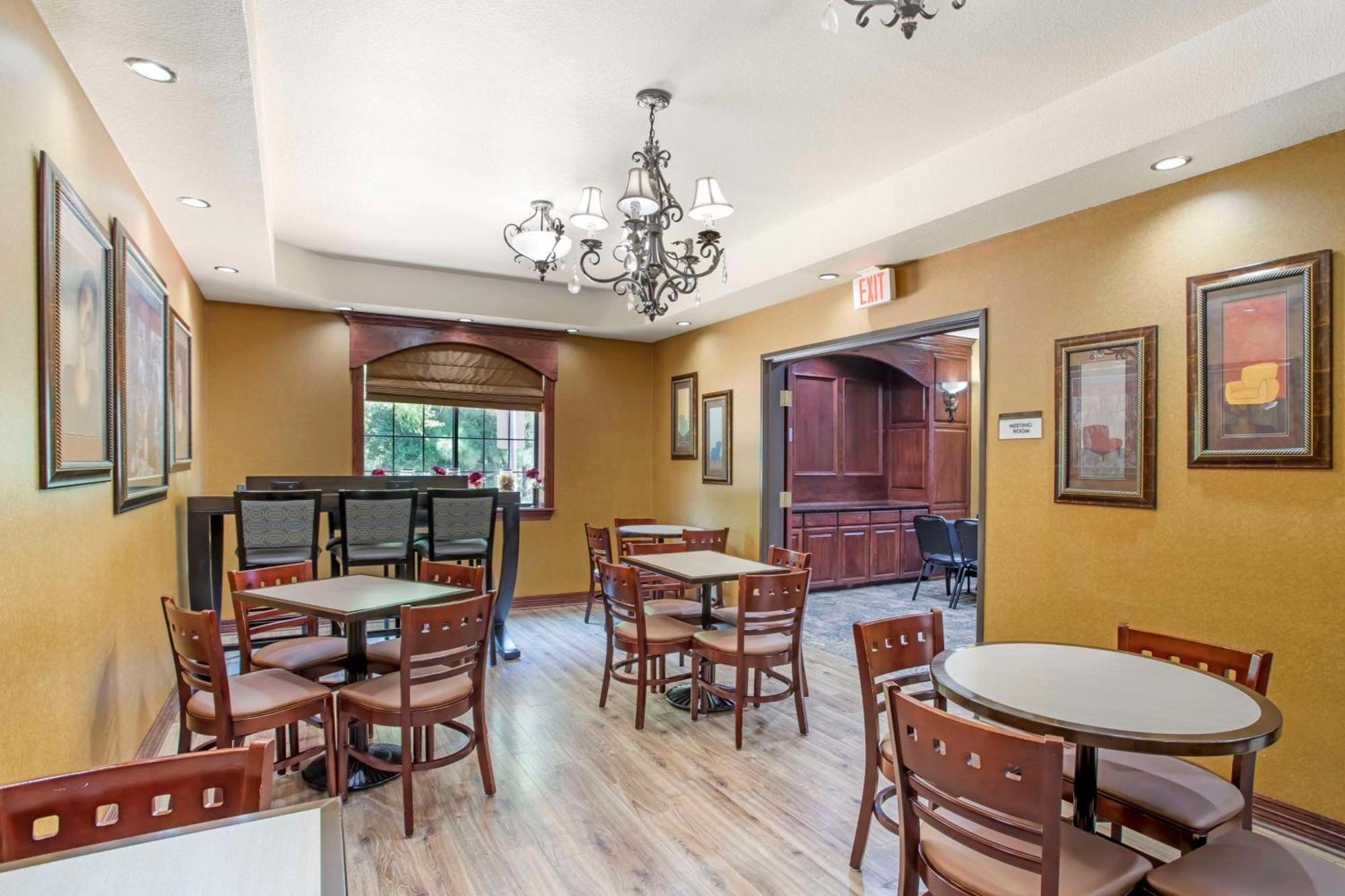 Best Western Plus Crown Colony Inn & Suites Lufkin Exteriör bild