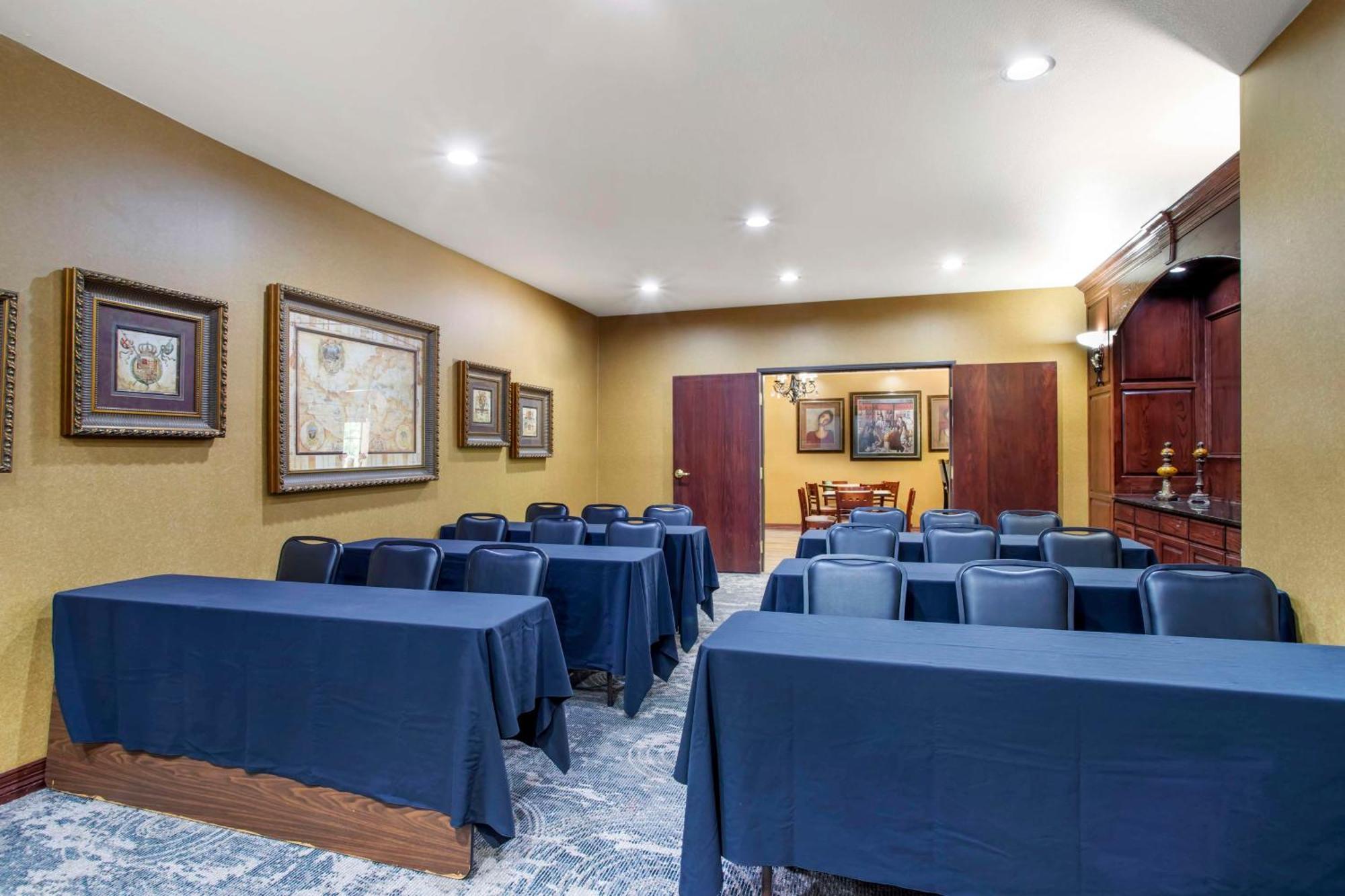Best Western Plus Crown Colony Inn & Suites Lufkin Exteriör bild