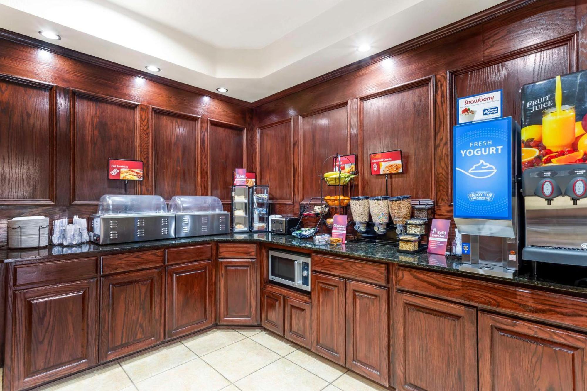 Best Western Plus Crown Colony Inn & Suites Lufkin Exteriör bild