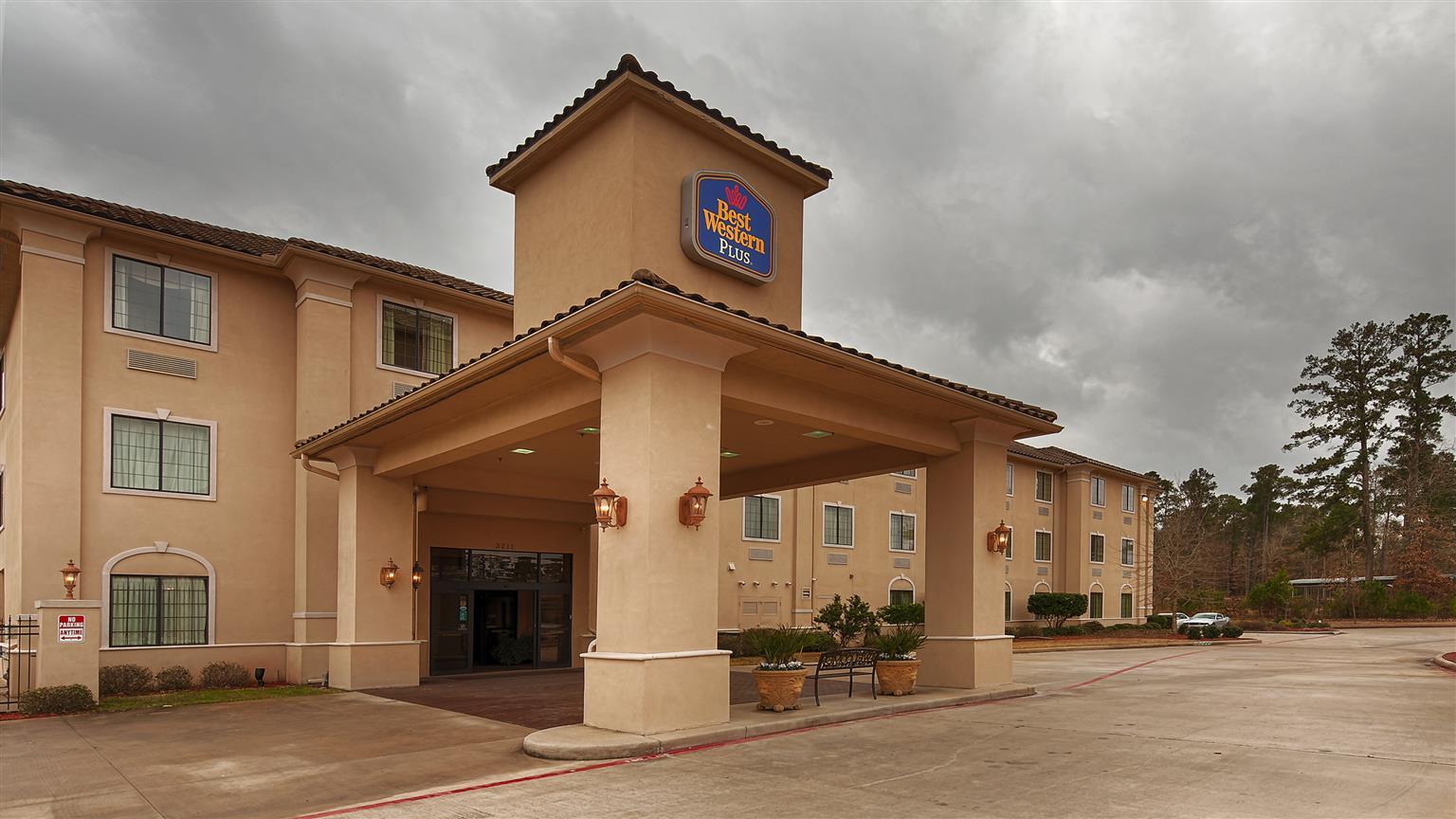 Best Western Plus Crown Colony Inn & Suites Lufkin Exteriör bild