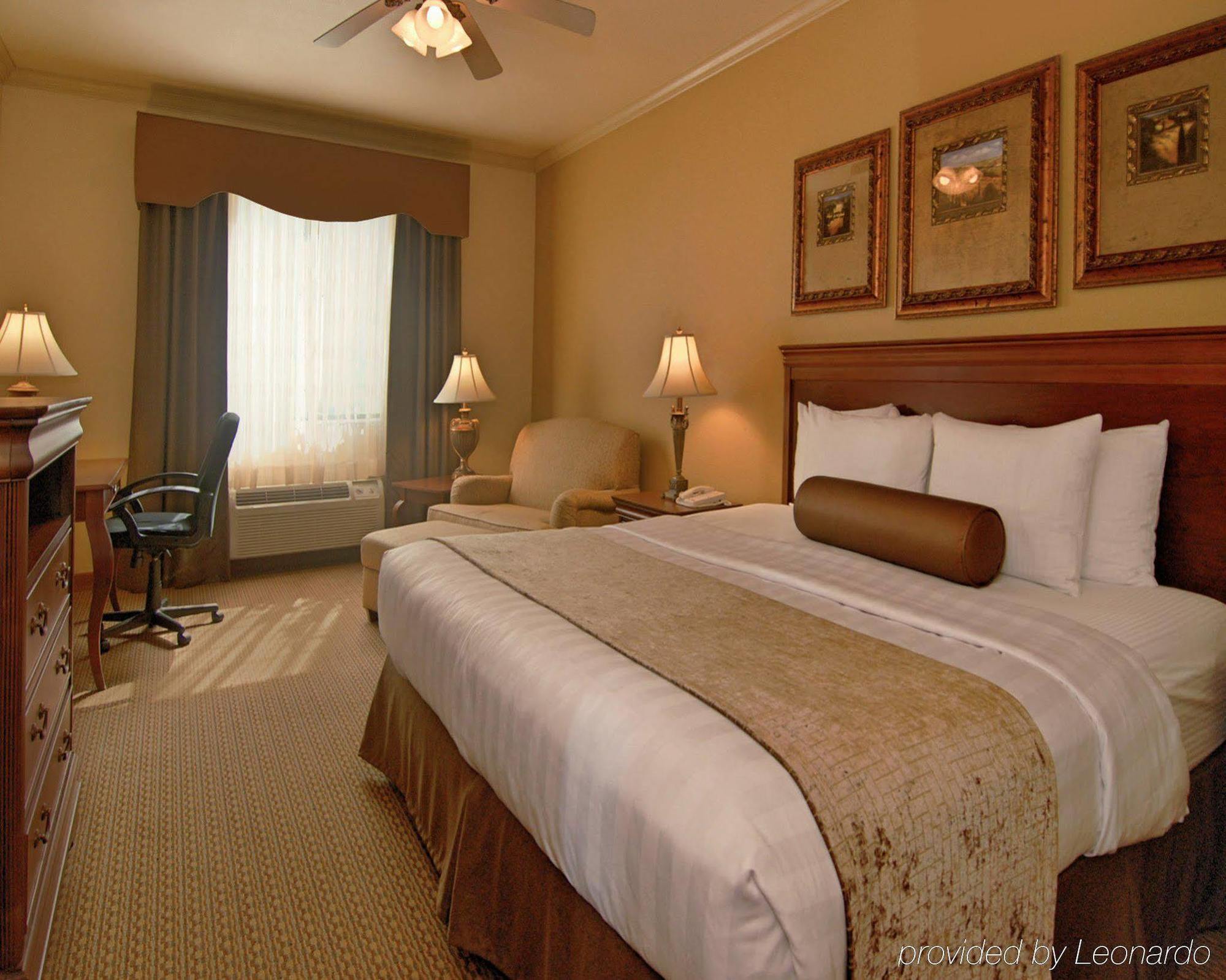 Best Western Plus Crown Colony Inn & Suites Lufkin Exteriör bild