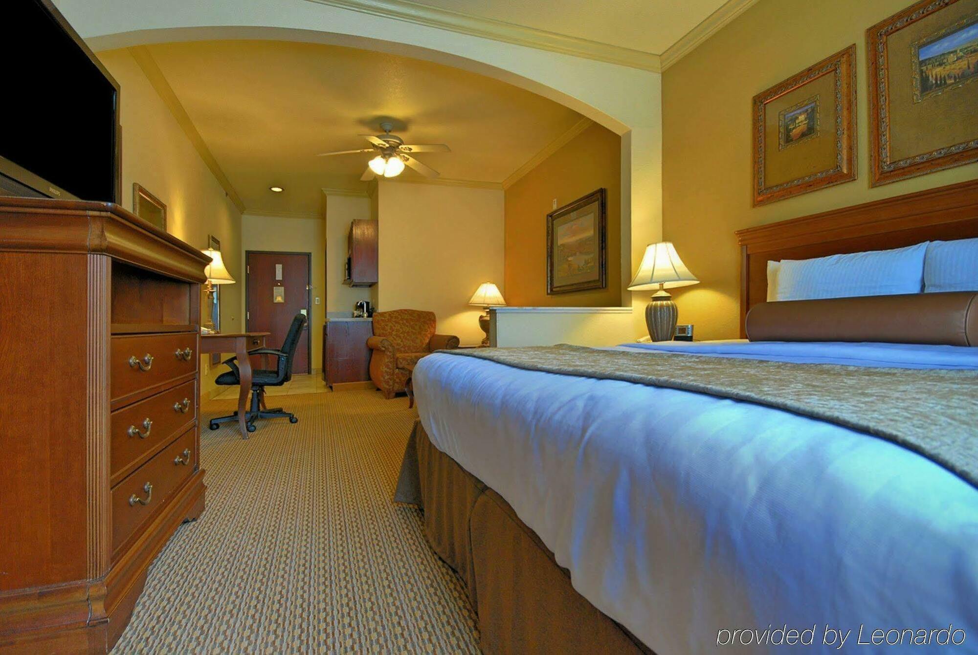 Best Western Plus Crown Colony Inn & Suites Lufkin Exteriör bild